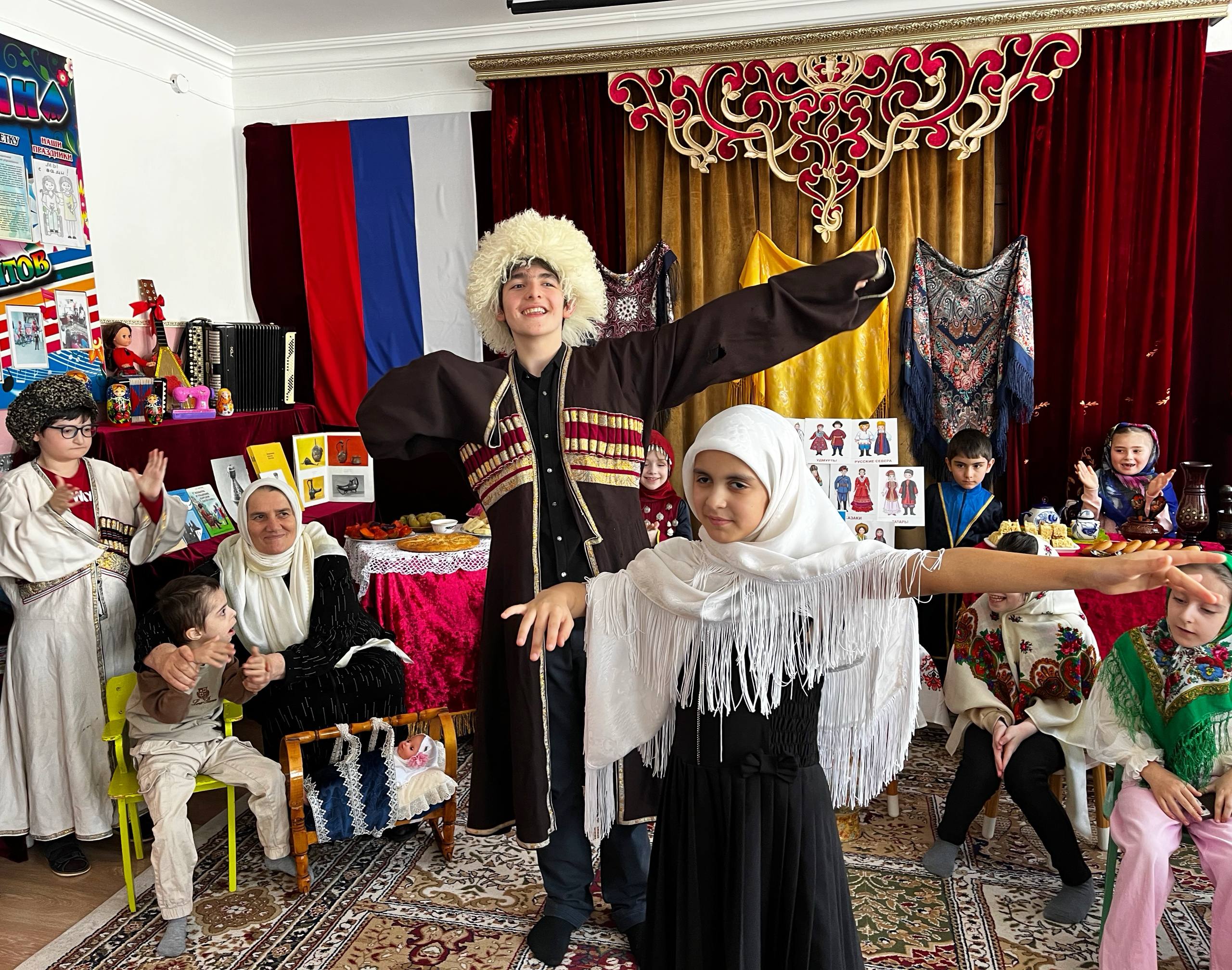 "Фестиваль народного творчества": Открытие Года единства народов России